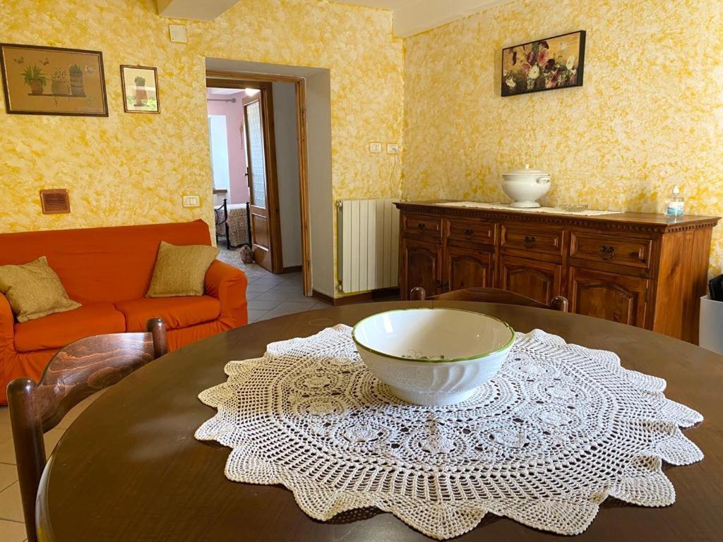 Апартаменти Il Casale Di Rolando Кастільйоне-ді-Гарфаньяна Екстер'єр фото