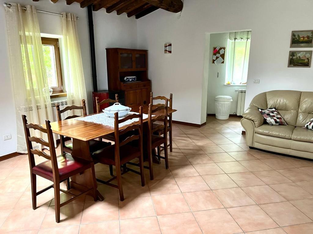 Апартаменти Il Casale Di Rolando Кастільйоне-ді-Гарфаньяна Екстер'єр фото